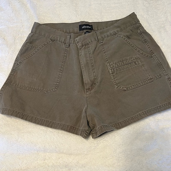 Army green shorts - Picture 1 of 3